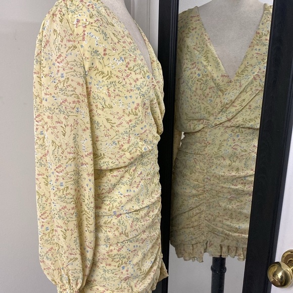 PALE BUTTER YELLOW FLORAL MILKMAID MABLE DRESS WRAP TOP W/ROUCHED SKIRT KEYHOLE - Picture 5 of 12
